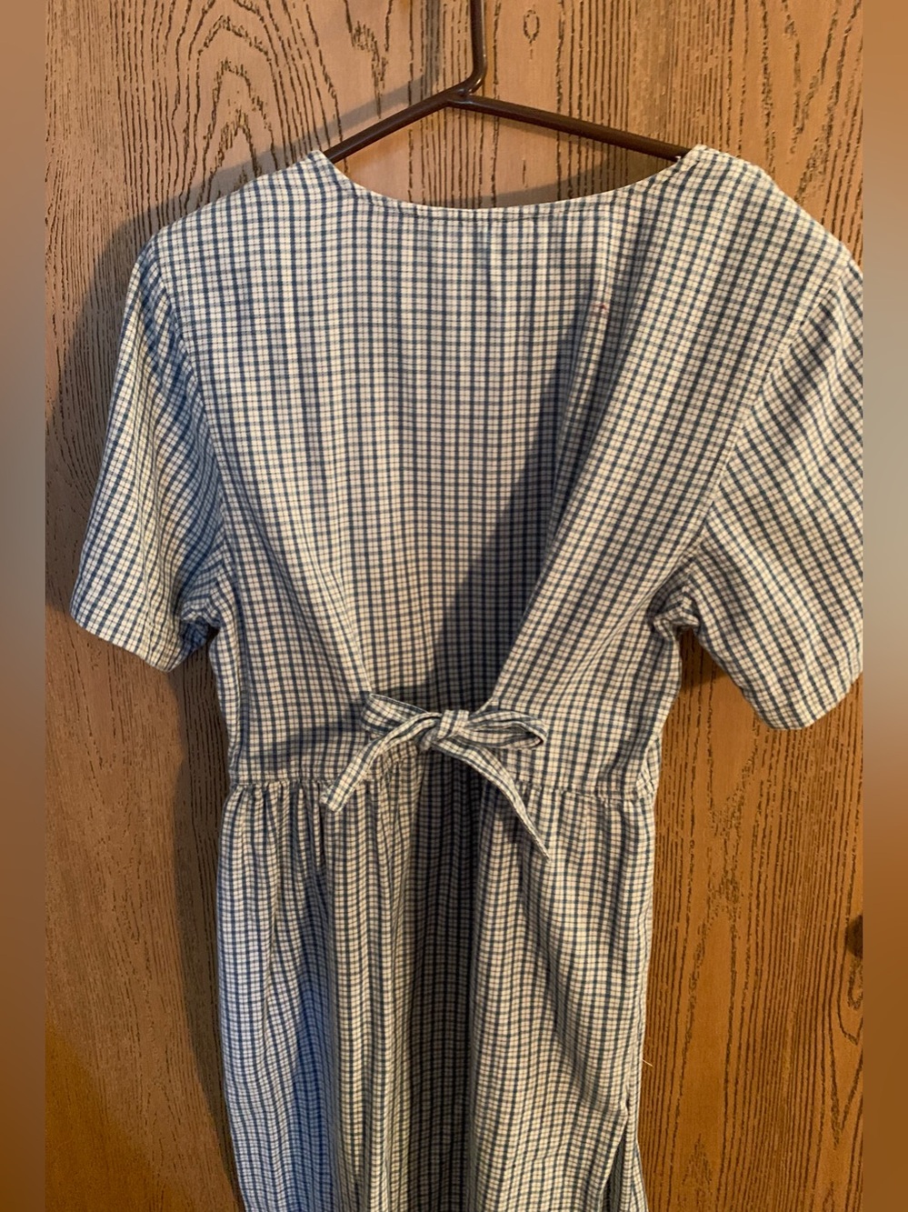 Vintage Capacity Dress, Blue and White Gingham with Side Pockets and Tied Back - Picture 6 of 7